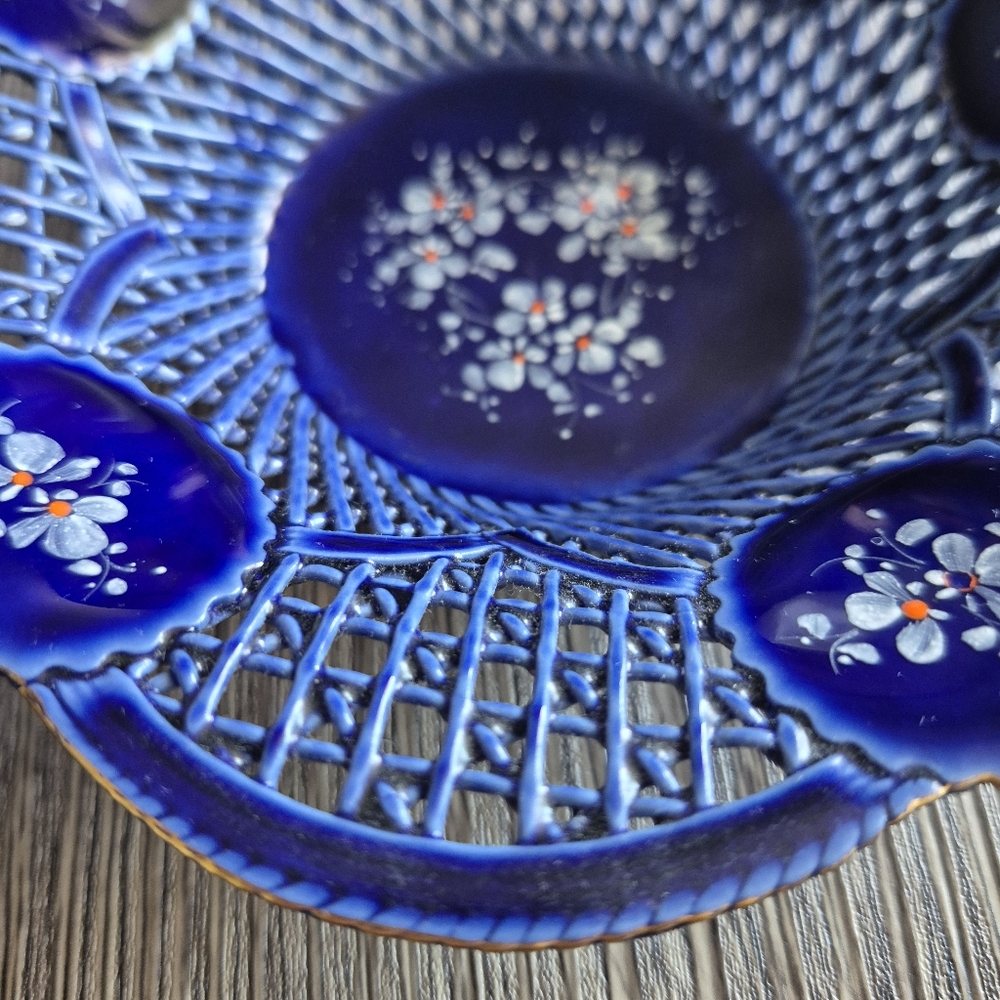 Vintage Europa Signed SIM Porcelain Hand Painted  Reticulated Dish 6" x 6" - Picture 3 of 9